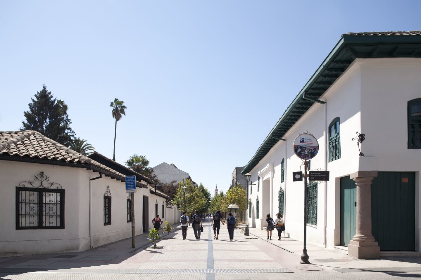 Calle Estado peatonal en Rancagua, junto a las casonas del Museo Regional